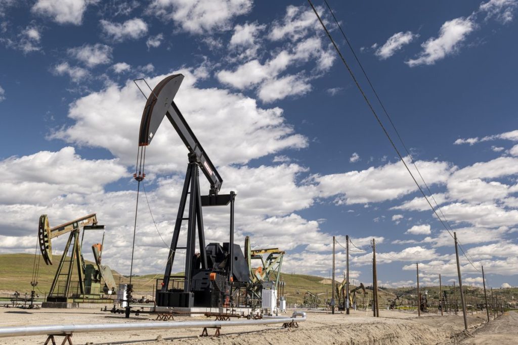 Oil Steady Near Two-Year High on Improving U.S. Demand Outlook