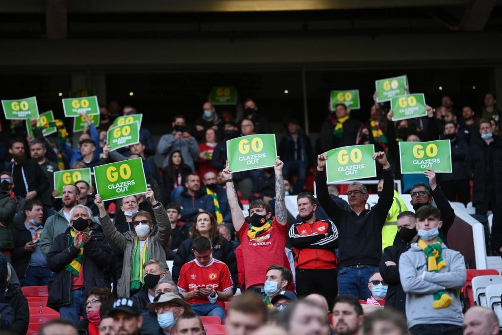 Manchester United Will Allow Soccer Fans to Buy Shares in Club