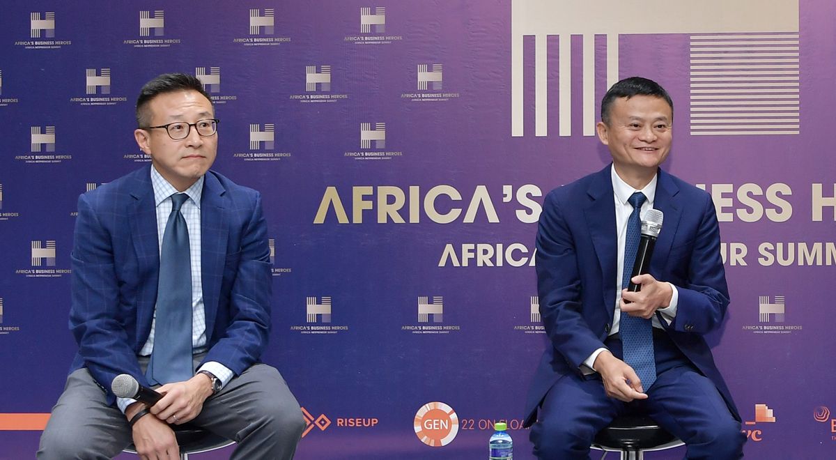 Alibaba’s Jack Ma, Joe Tsai Pledge Shares for Loans, FT Reports