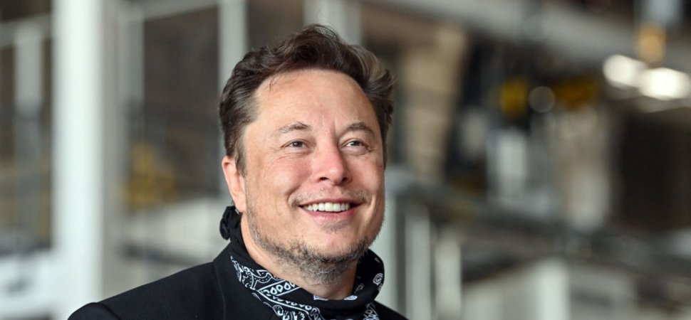 I Can’t Decide if Elon Musk’s ‘Tesla Bot’ Is Terrifying or Brilliant