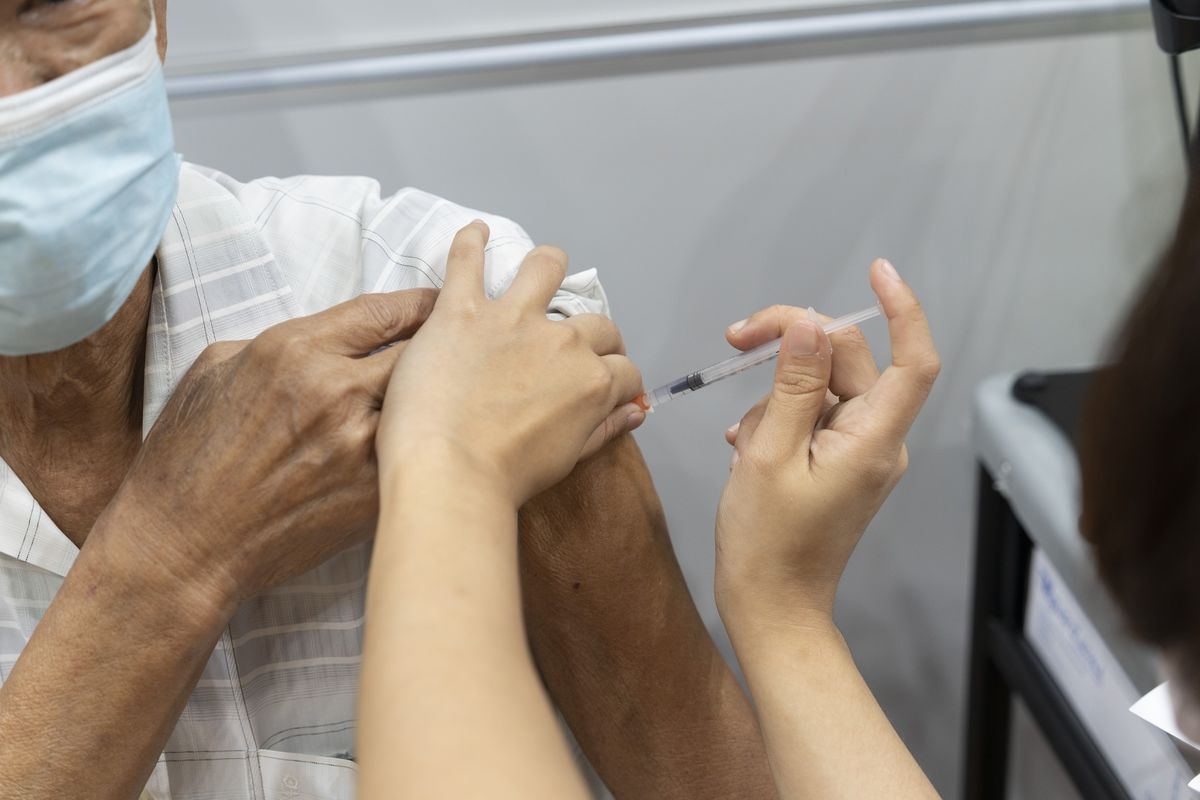 Singapore Hits 80% Vaccine Threshold Seen as Key to More Easing