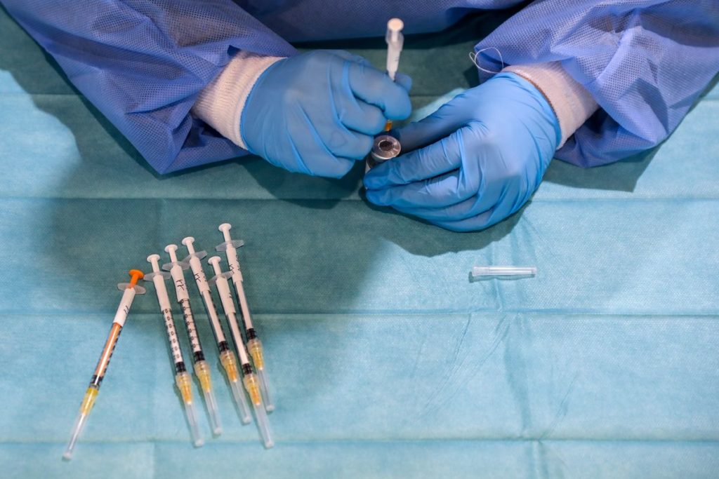 Italy to Decide on Compulsory Vaccine This Month, Minister Says