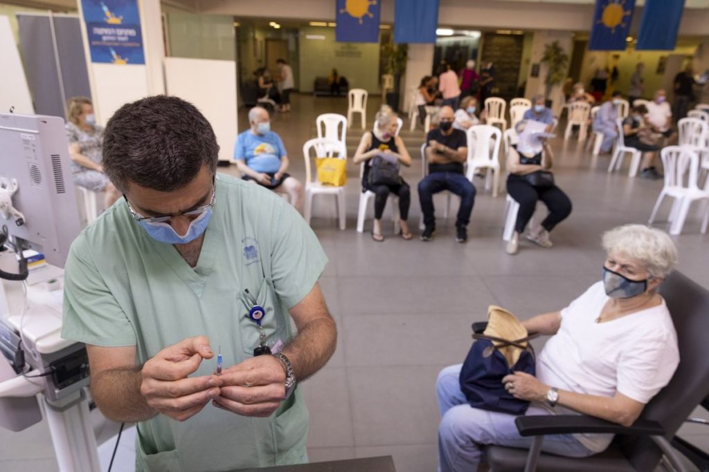 Israel Preparing for Possible Fourth Covid Vaccine Dose