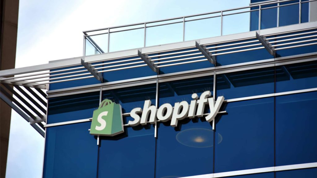 Big screen personalization and CX: Thursday’s daily brief