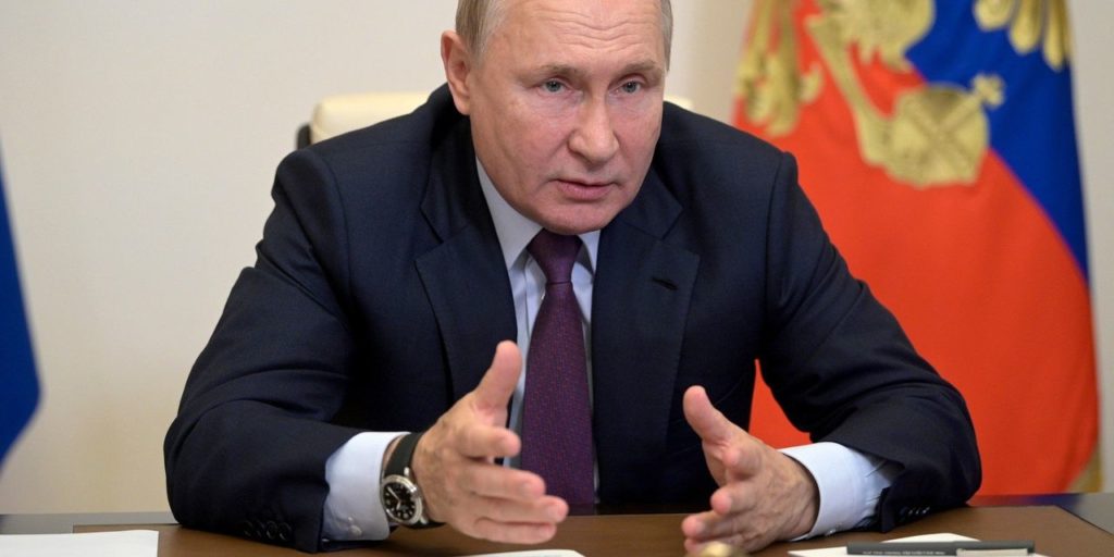 Russia Seeks to Protect Economy From Energy Transition
