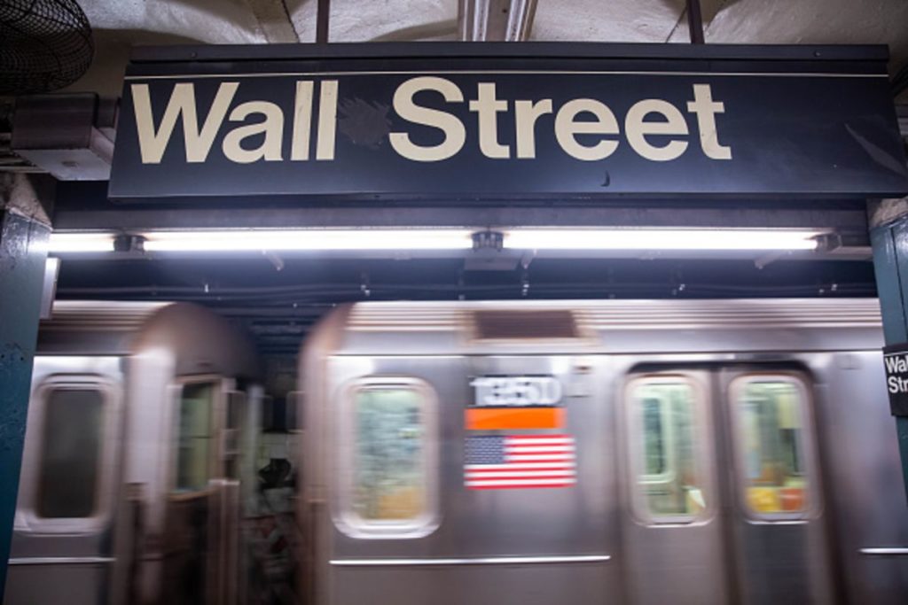 Your Evening Briefing: Markets Fall Again Thanks to Inflation, Energy Crisis