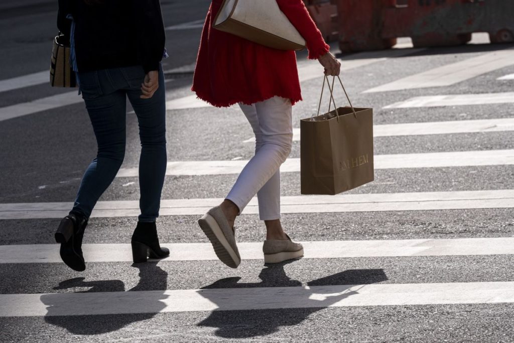 California Law Requires Gender-Neutral Area in Some Stores