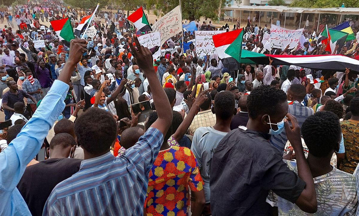 Gov’t Officials Detained, Phones Down in Possible Sudan Coup