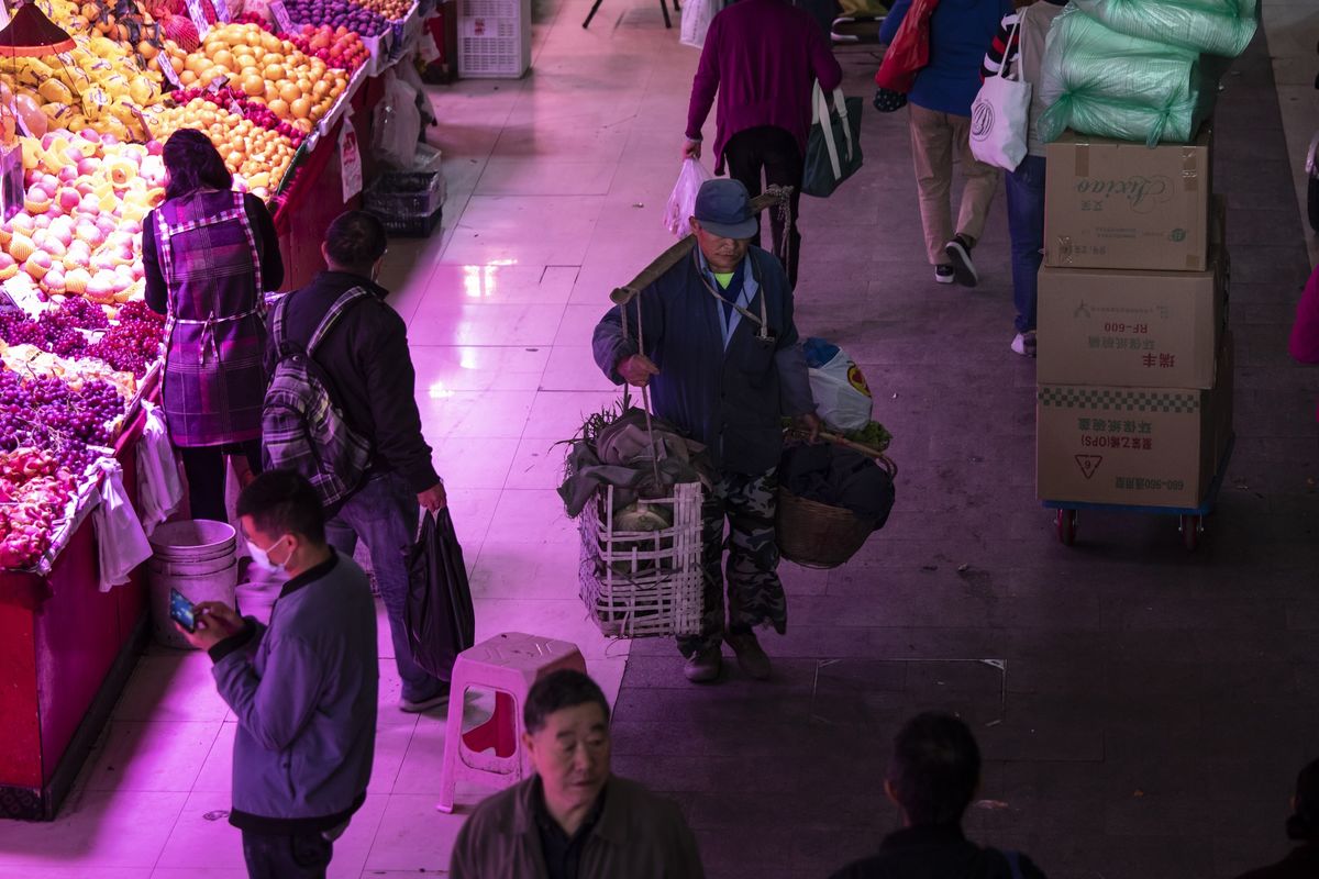 Lost Decade Lingers as Emerging-Market Stocks Trail U.S. Peers