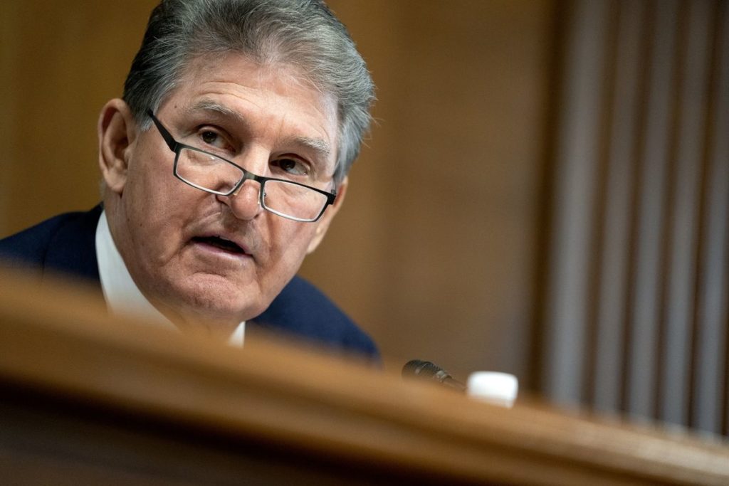 Manchin Says He Will Meet With Powell Ahead of Fed Chair Pick