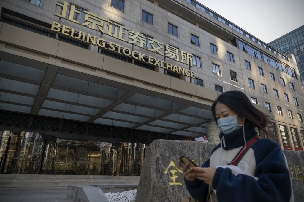 China Shares Fall for Second Day, Tracking Regional Selloff
