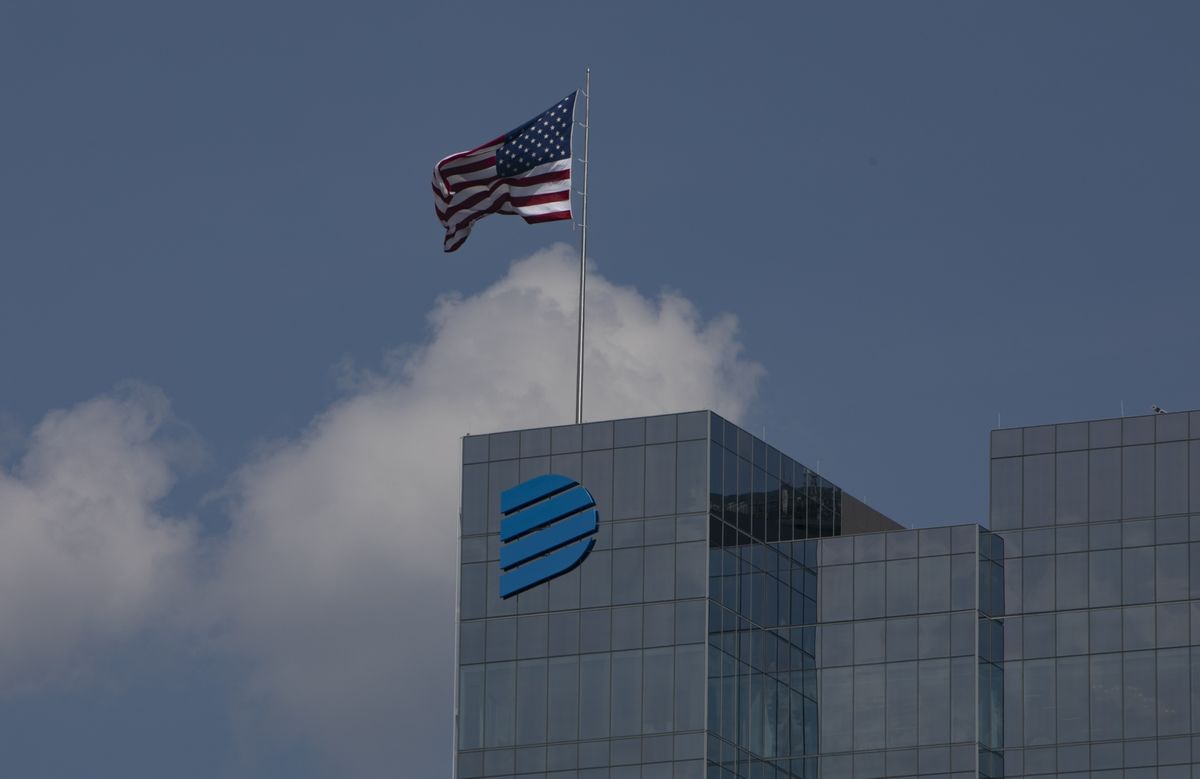 Dominion Energy Closes Pipeline Sale at Center of Icahn-Southwest Fight