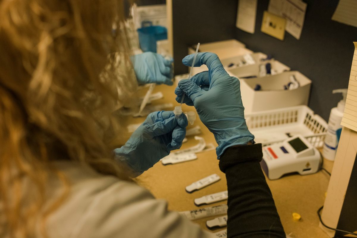 U.S. Omicron Surge Eases; French Cases Slow: Virus Update