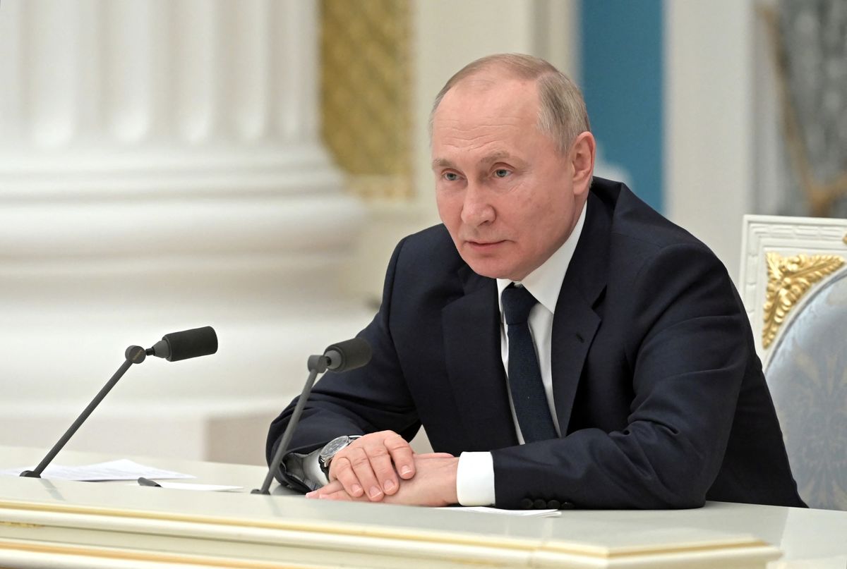 Putin Bans Russians From Servicing Foreign Debt Over Sanctions