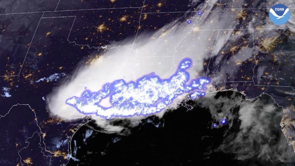 Record-Breaking Lightning Bolt Stretches 477 Miles Over Three U.S. States