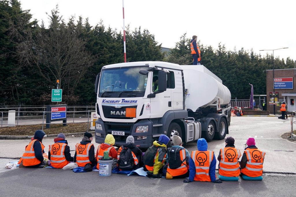 Climate Change Activists Continue Blocking U.K. Oil Terminals