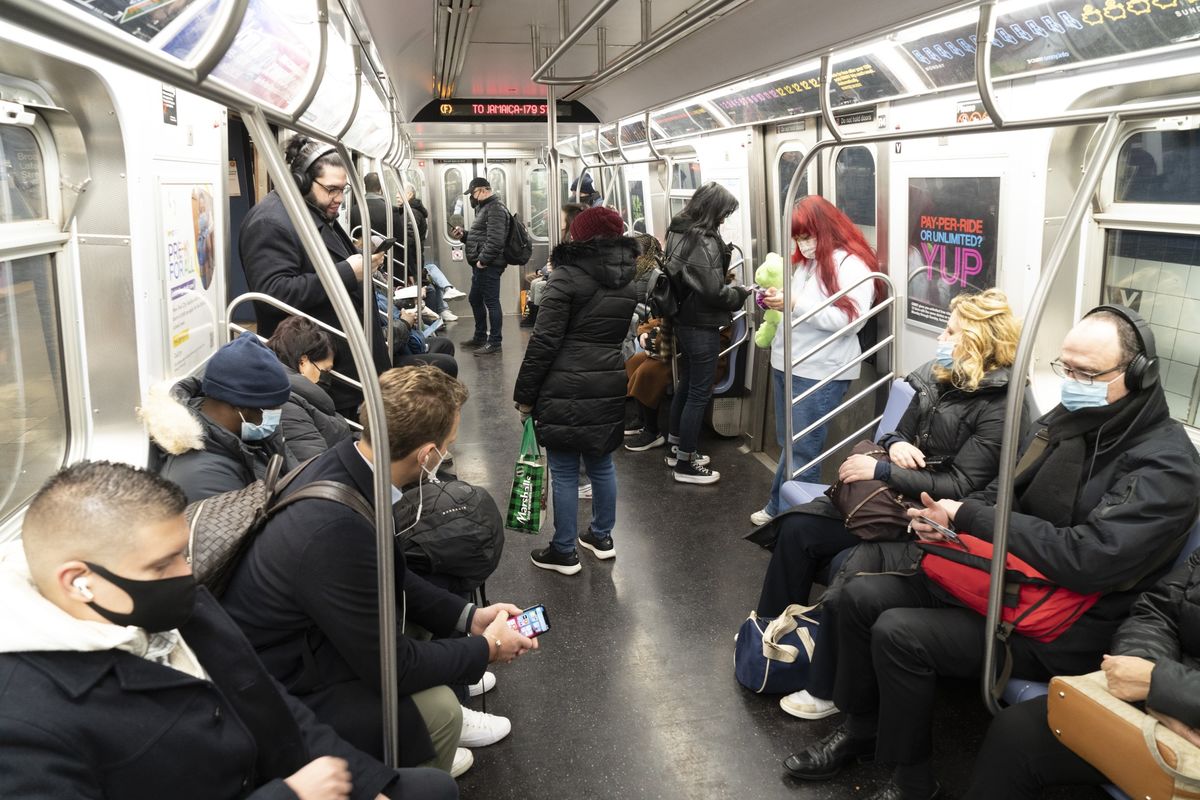 Mask Mandate on U.S. Transit Set to Expire as Omicron Cases Tick Up