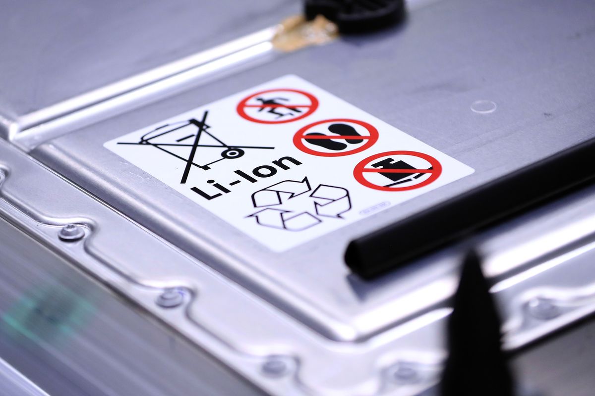 Korean EV Battery Prices May Jump 40% in Coming Years, SNE Says