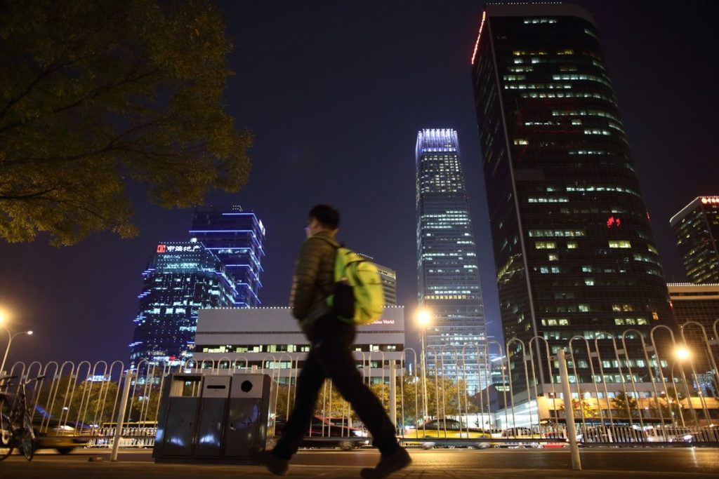 Dip Buyers Bail on China Tech ETF as Faith in Rebound Wanes