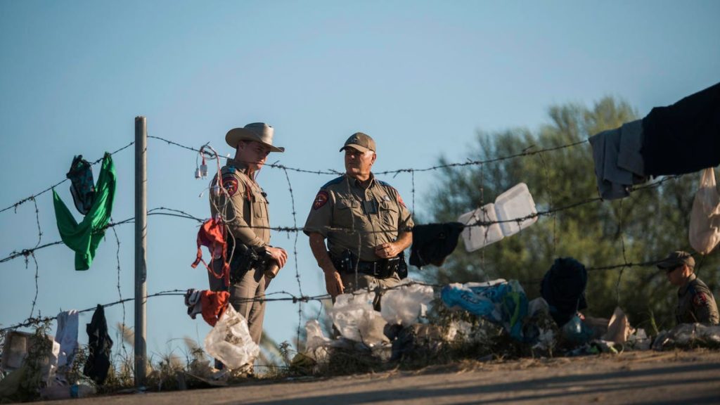 Judge Temporarily Blocks Biden From Phasing Out Title 42 Border Restrictions