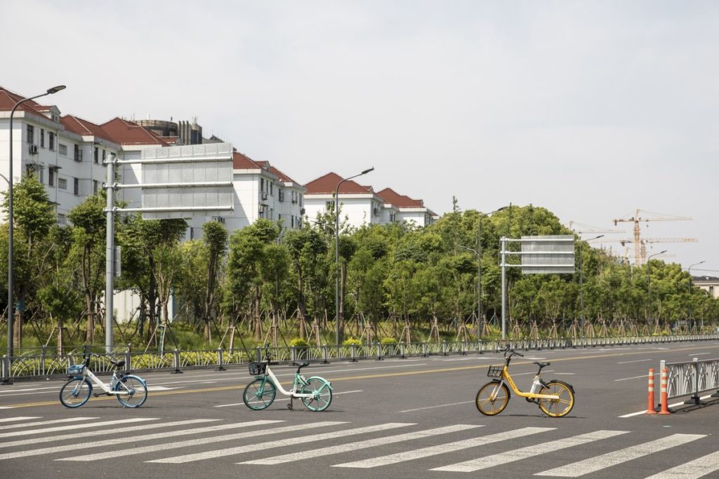 China’s Economy Contracts Sharply as Covid Zero Curbs Output