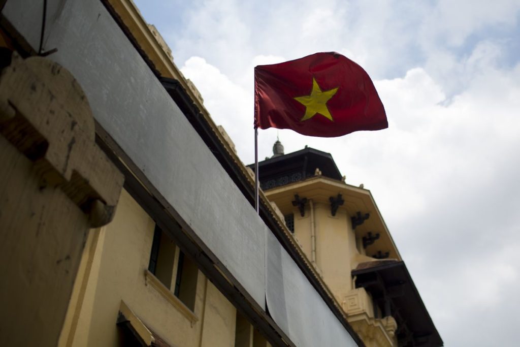 Head of Ho Chi Minh City Exchange Fired for Work Violations
