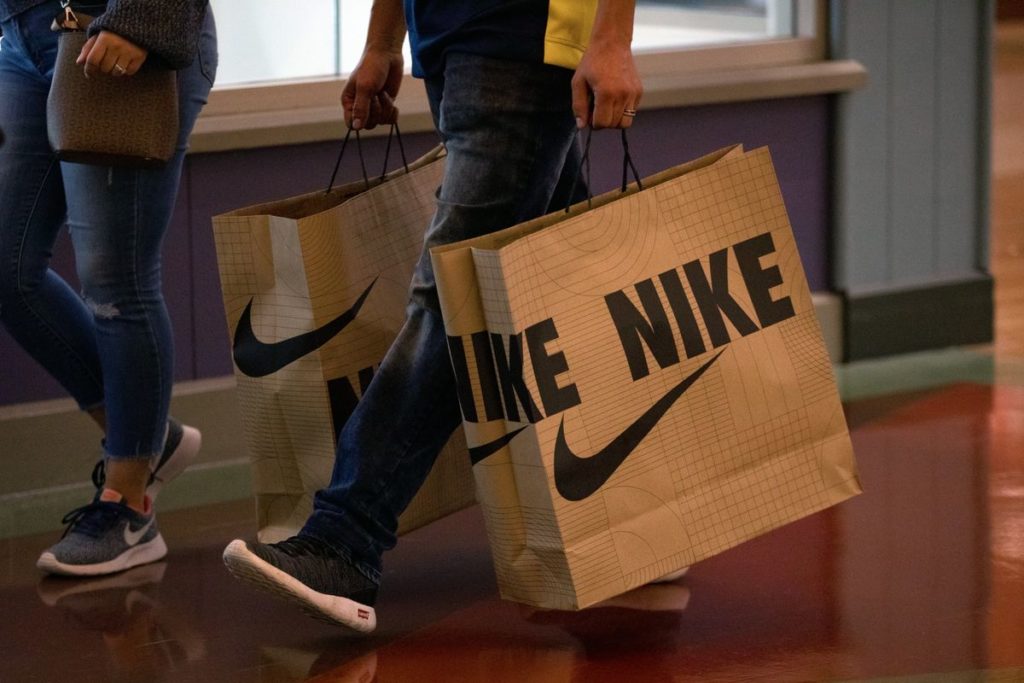 Nike, Uniqlo Vendor in Sri Lanka Gaining From China Slowdown