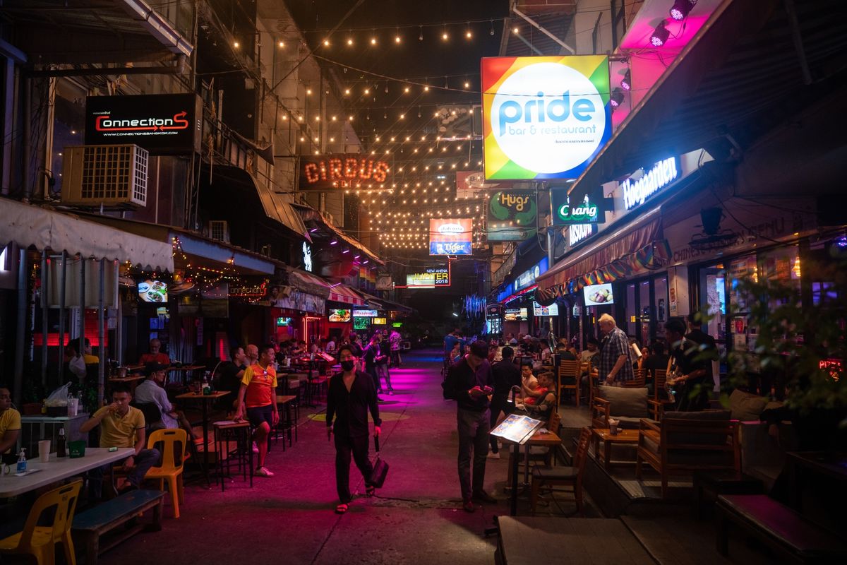 Thailand Ends Restrictions on Bars, Scraps Covid Mask Mandate to Boost Tourism