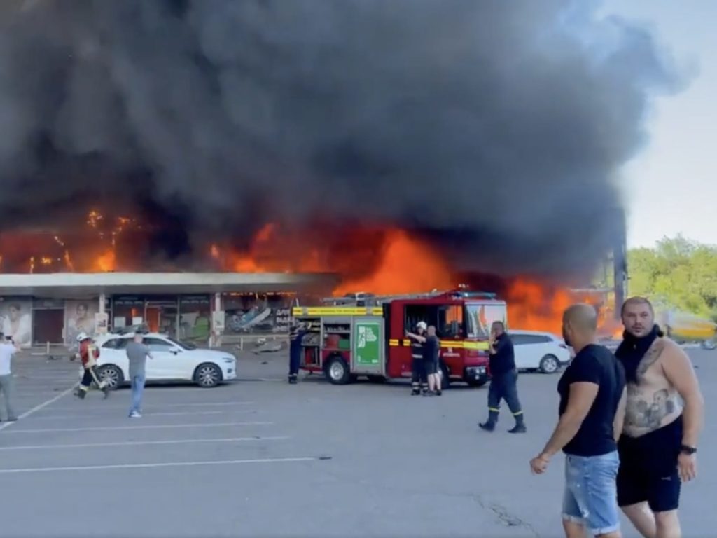 Russian missiles struck a Ukrainian shopping mall with more than 1,000 people inside, Zelenskyy says