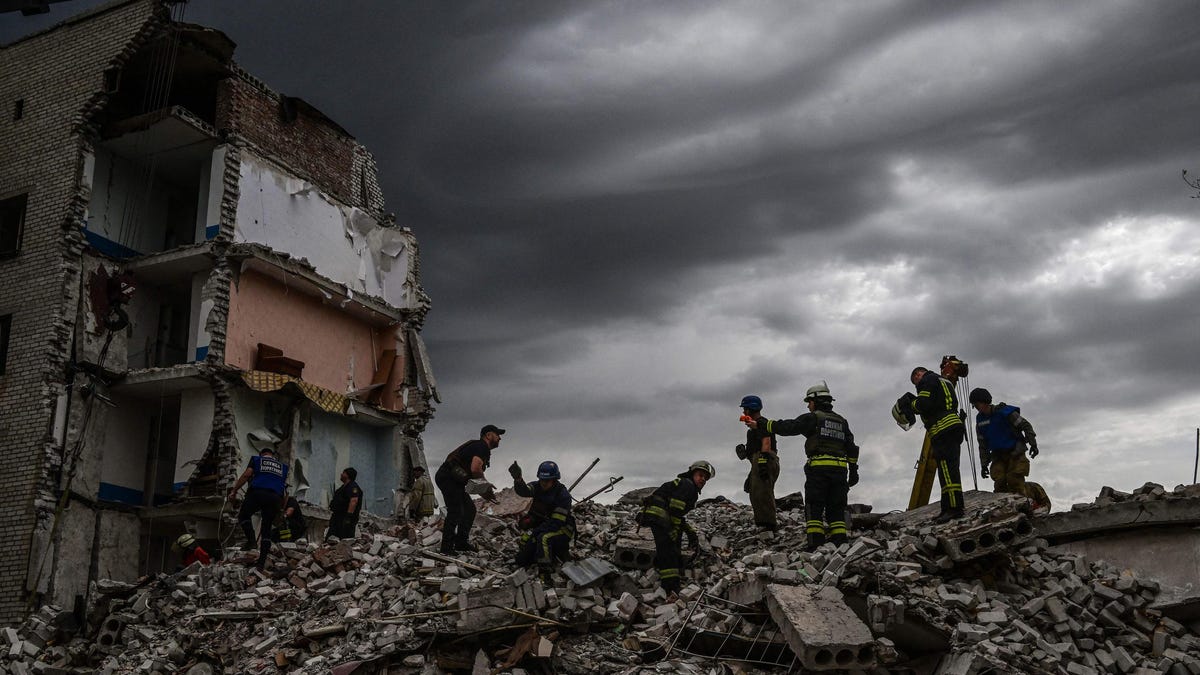 At Least 15 Killed In Russian Strike On Ukrainian Apartments, Officials Say