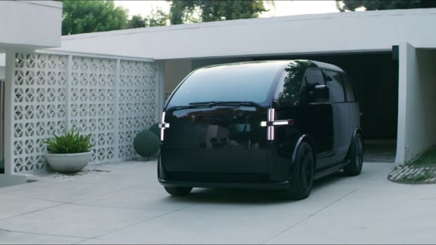 Walmart Gives Embattled Tesla Rival Canoo a Lifeline