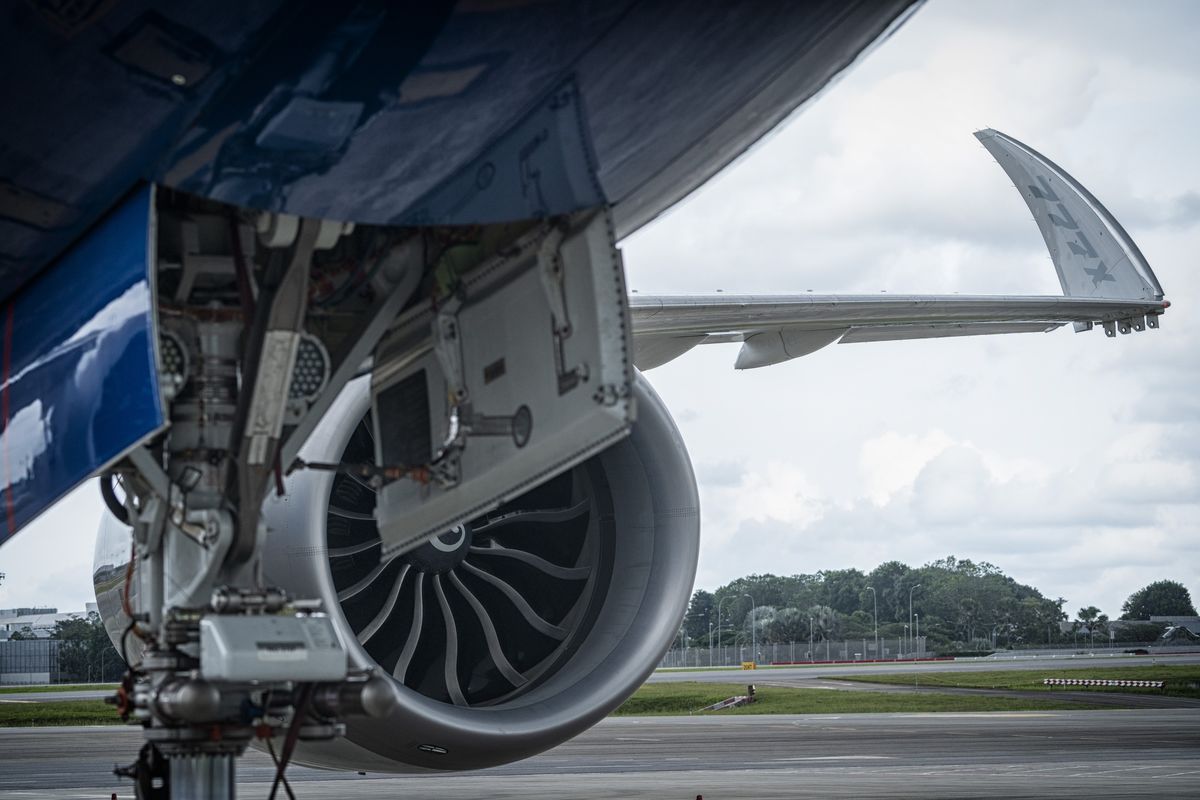 Boeing Vows It Won’t Build ‘Gliders’ as Engine Shortage Expands