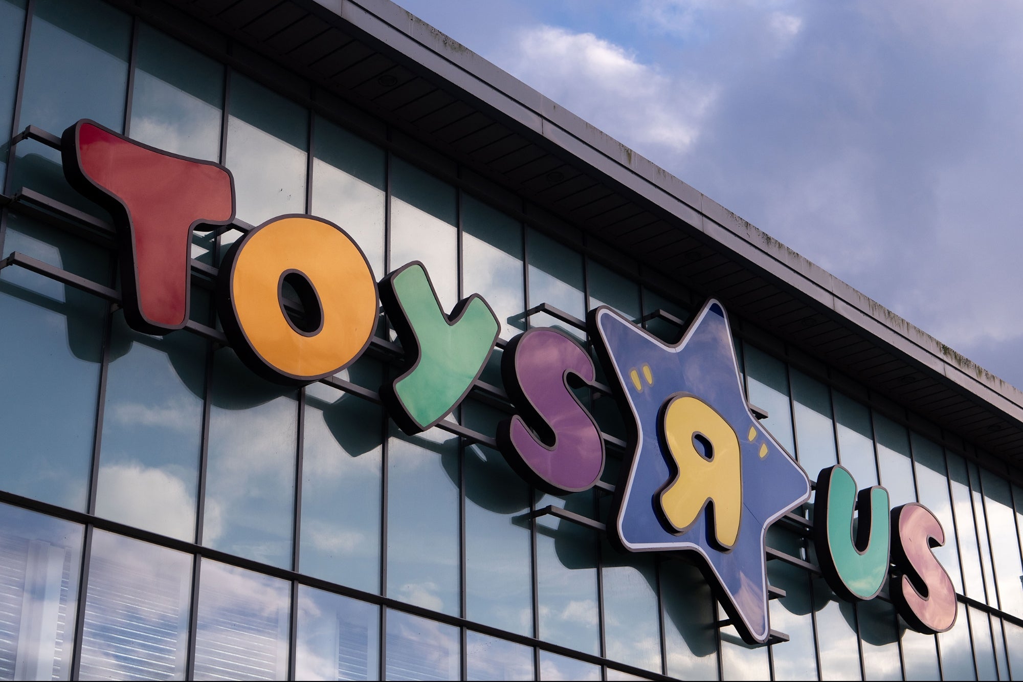 Your Favorite Childhood Toy Store is Making a Big Comeback This Fall