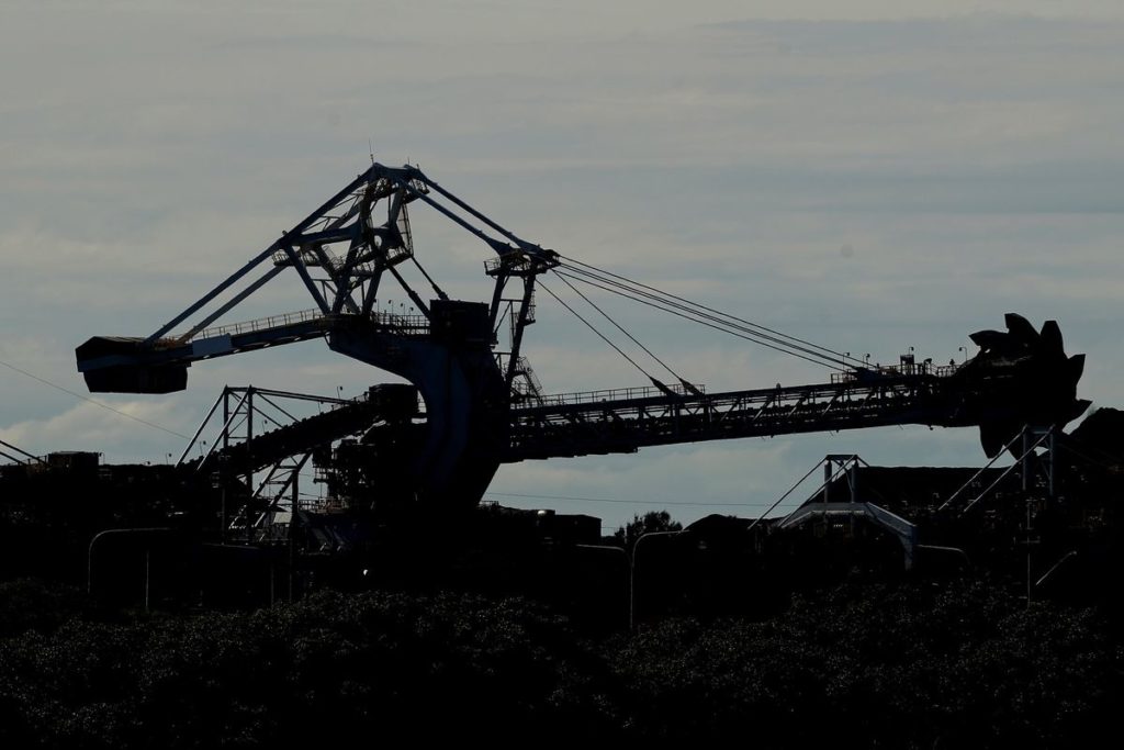 Australia’s Coal Shipments Face a ‘Deadline,’ Greens Leader Says
