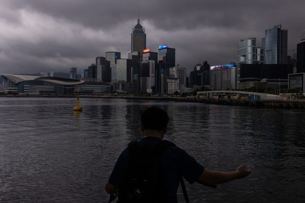Bankers Turned Billionaires for an Instant, Then Came 89% Crash
