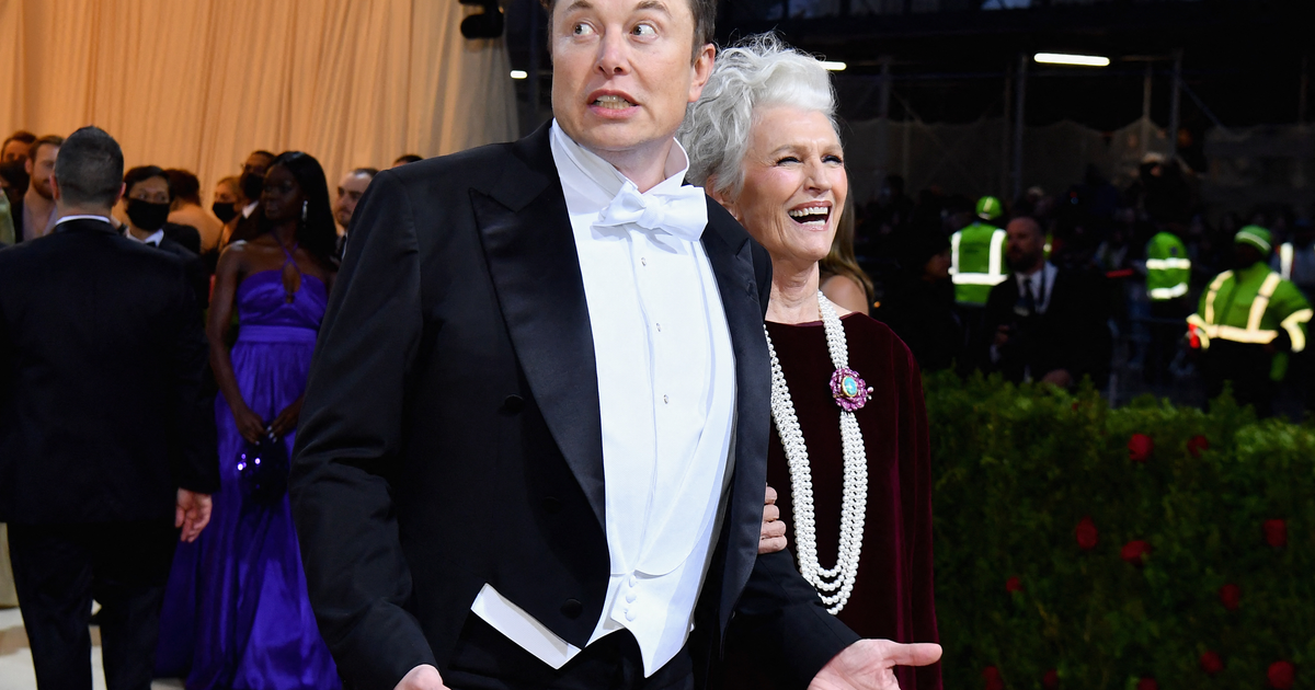 Elon Musk has sold $33 billion of Tesla stock in less than a year