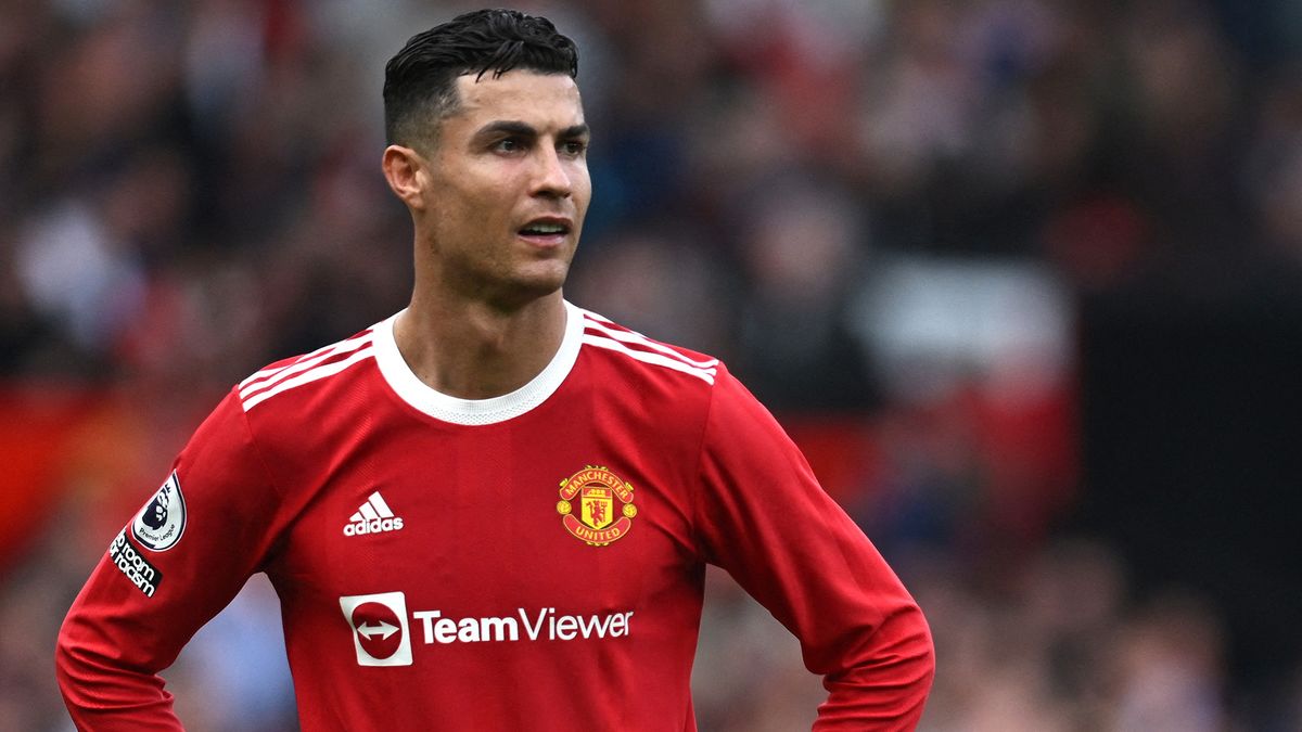 Apollo Not Considering Buying Equity Stake in Manchester United