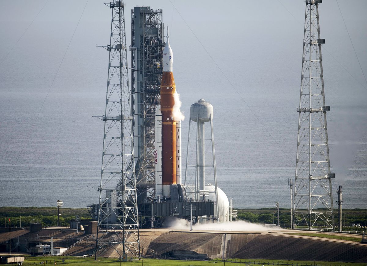 Second NASA Launch Delay Looms as Hydrogen Leaks During Fueling