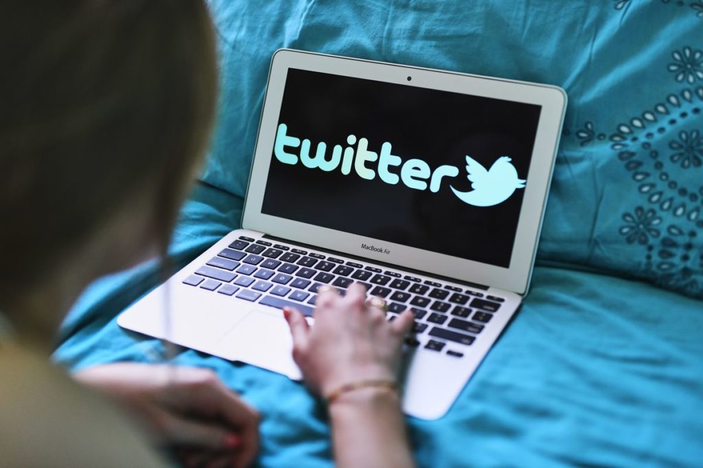 Twitter Shareholders Approve Musk’s $44 Billion Buyout as Trial Looms