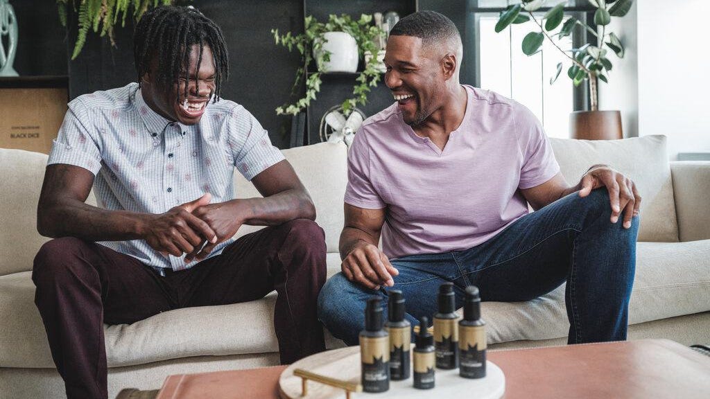 Travis Hunter Signs NIL Deal With Michael Strahan Brand