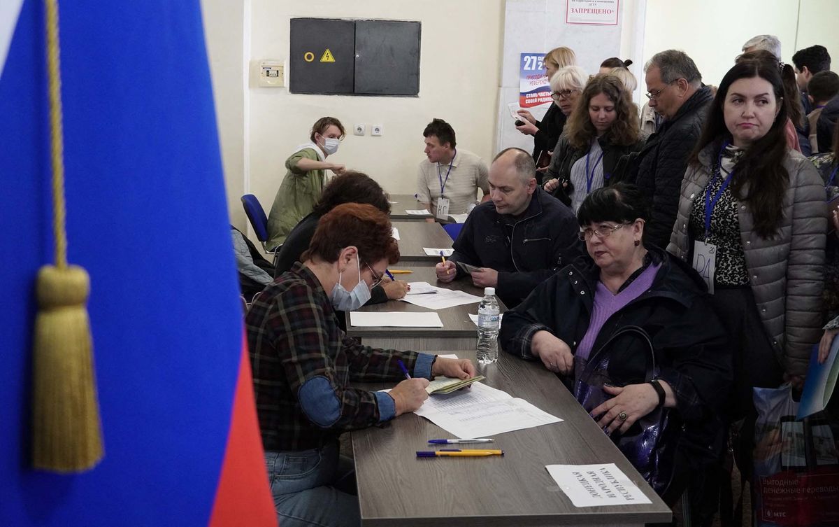 Russians Confront New Normal as Annexation Voting Continues