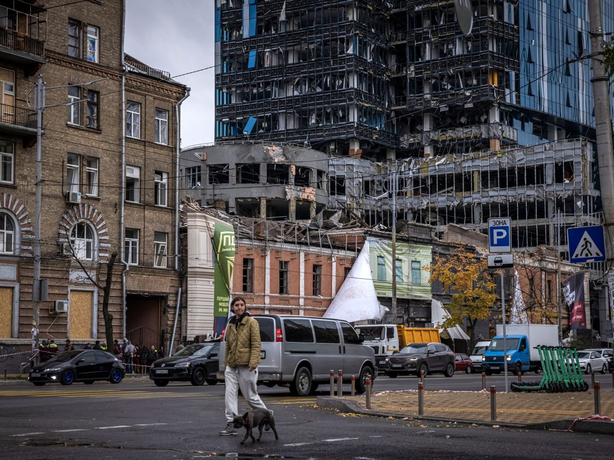 Ukraine Latest: Citizens Urged to Cut Power Use Amid Blackouts