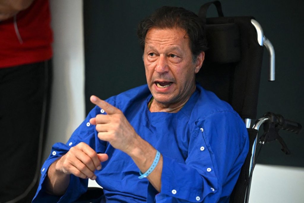 Pakistan PM Sharif Offers to Quit If Implicated in Khan Shooting