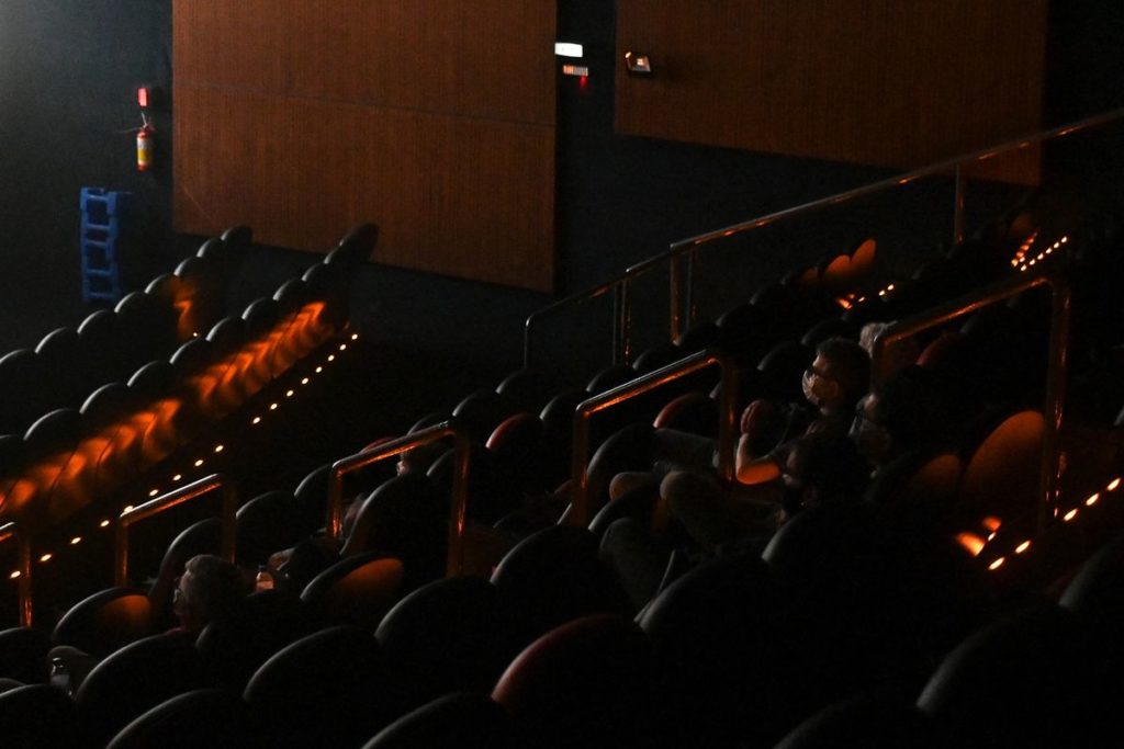 Amazon Plans to Invest $1 Billion in Movies for Theaters