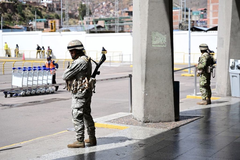 Peru Reopens Some Airports Ahead of Debate Over Early Elections