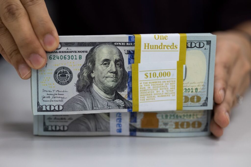 US Dollar Alternatives? Suddenly Everyone Is Looking to Skirt the Currency