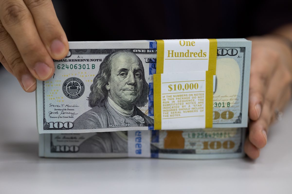 US Dollar Alternatives? Suddenly Everyone Is Looking to Skirt the Currency