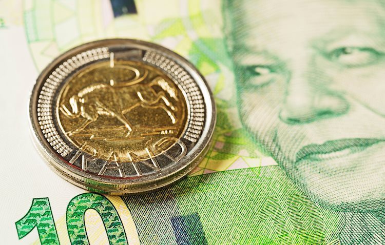 USD/ZAR to plummet toward 15.00 by end-2023 – SocGen