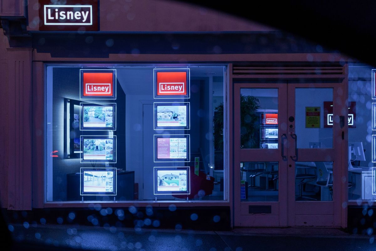 Irish Home Prices Drop as Inflation, Interest Rates Sap Buying Power
