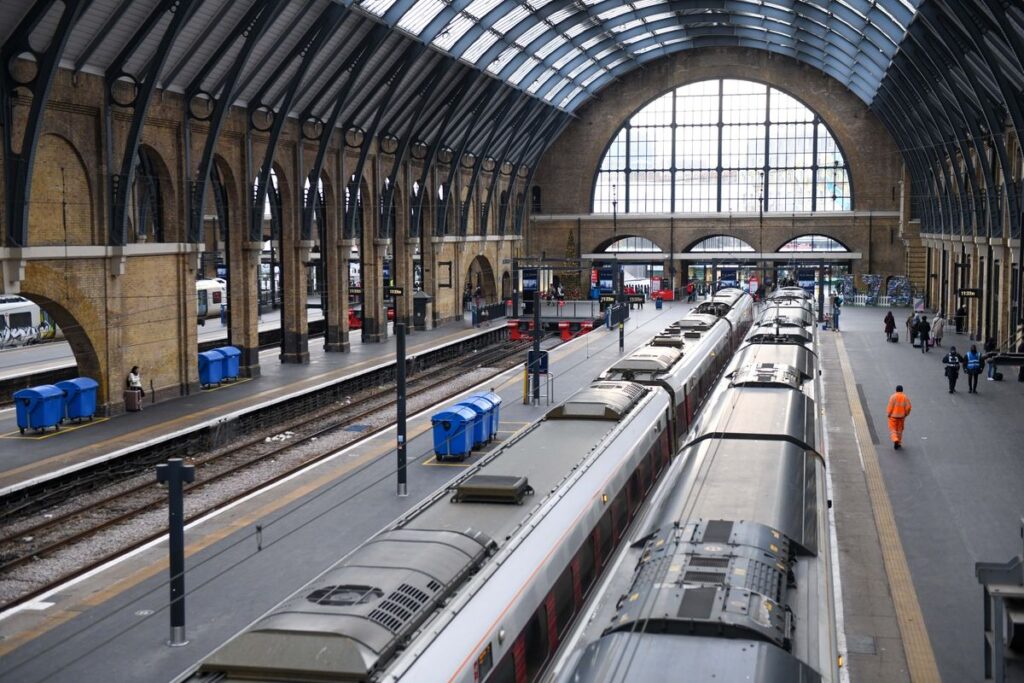 UK Train Companies Make ‘Final Offer’ to End RMT Strikes